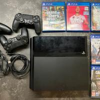 PlayStation 4 + 5 Giochi + 3 Controller