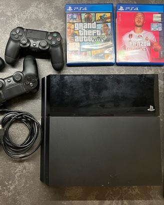 PlayStation 4 + 5 Giochi + 2 Controller