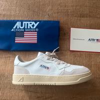 Autry Medalist size 43