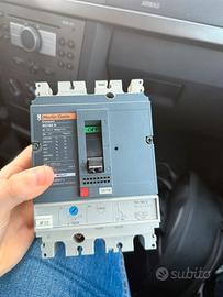 INTERRUTTORE SCATOLATO MERLIN GERIN NS160N