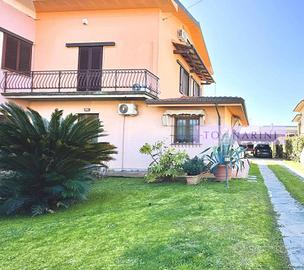 Villa di 225 m² con più di 5 locali e box auto dop
