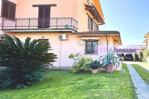 Villa di 225 m² con più di 5 locali e box auto dop