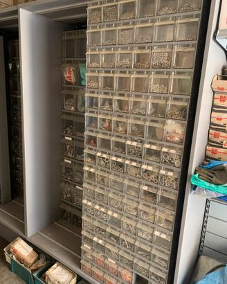 Mobile porta minuteria ante scorrevoli