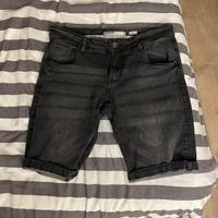 Pantaloni jeans corti