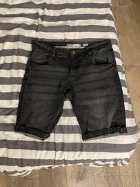 Pantaloni jeans corti