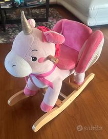 Unicorno a dondolo in peluche