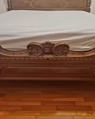 Mobili camera da letto stile classico ad incastro