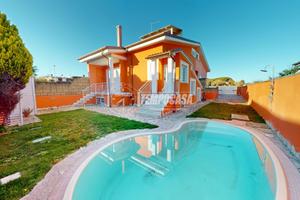 VILLA TRIFAMILIARE COMPLETAMENTE RISTRUTTURATA