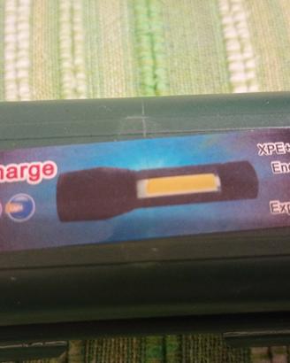 mini torcia led ricaricabile 