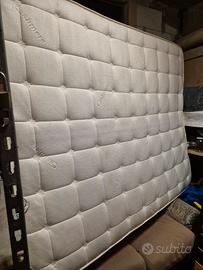 2 reti singole e un materasso matrimoniale