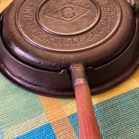 antica macchina per waffle in ghisa