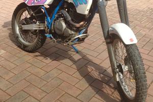 Suzuki DR 350
