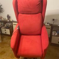 Poltrona 2 motori con alza persona in garanzia