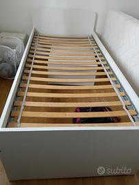 letto Ikea con due cassettoni
