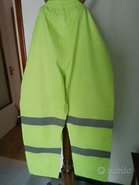 Pantaloni anti pioggia