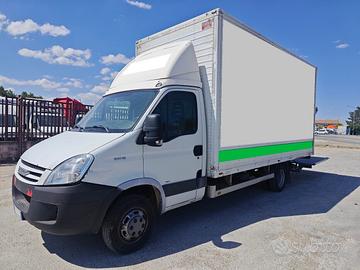 IVECO Daily 50C18 con pedana a battuta
