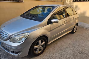 MERCEDES-BENZ B180 (2007)