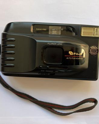Fotocamera Fuji con rullino
