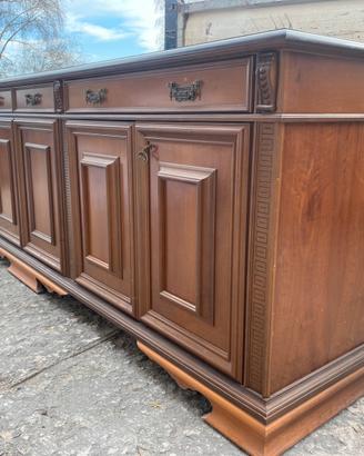 Credenza