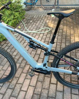 CUBE AMS HYBRID ONE 44 C68X TM
