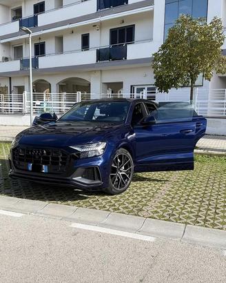 Audi q8 s-line