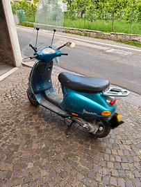 Vespa piaggio ET2