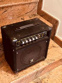 Amplificatore harley benton  per basso elettrico