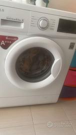 Sala cucina tavolo lavatrice