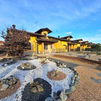 VILLA A SCHIERA D'ANGOLO A TORRAZZA PIEMONTE