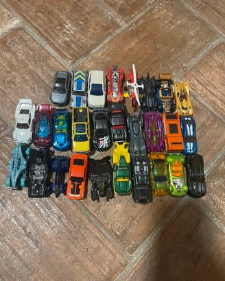23 macchine hotwheels + lotto 5 batmobile Batman