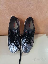 scarpe glitterate donna, marca Rifle.