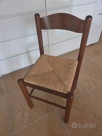 Sedie in legno seduta in paglia