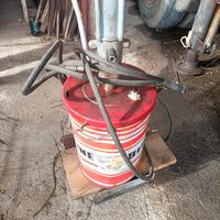 Ingrassatore pneumatico