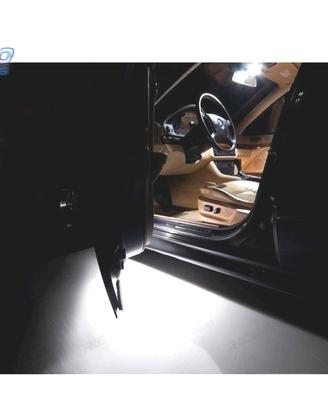 PLAFONI LED LUCE PER PIEDI E PORTE BMW