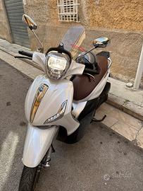 Beverly 300