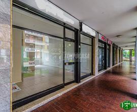 Locale commerciale in via della Resistenza 1 3/5 a