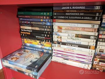 Blocco di circa 70 DVD per ragazzi e adulti
