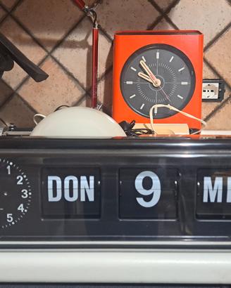 orologio datario flip clock 