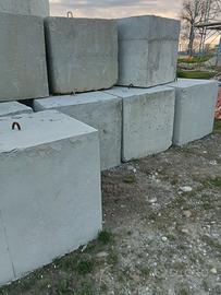 Cubi in cemento