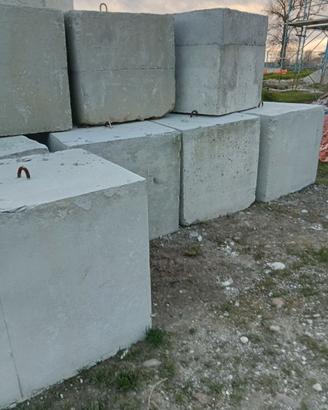 Cubi in cemento