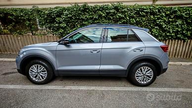 Volkswagen T-Roc 2023 1.5 tsi Life Cambio manuale
