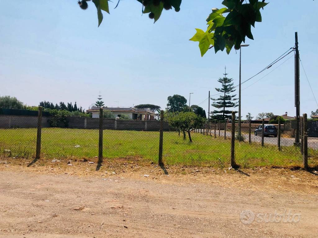 PomeziaMartin Pescatore Terreno mq. 1400 su strada - Altro