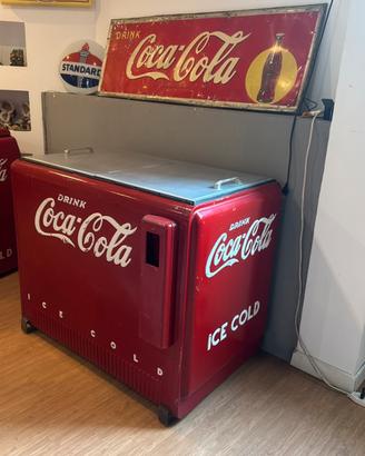 Ghiacciaia coca cola americana conservata