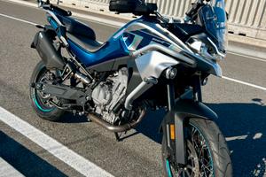 CF MOTO 800MT