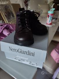 Scarpe modello "porto bordò" mai usate