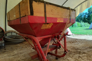 Spandiconcime Rondini