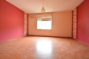 Via Pietro Castelli - Tre vani con terrazzo