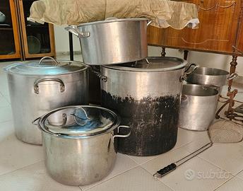 Stock Pentoloni Grandi da Cucina / Salsa / Conserv