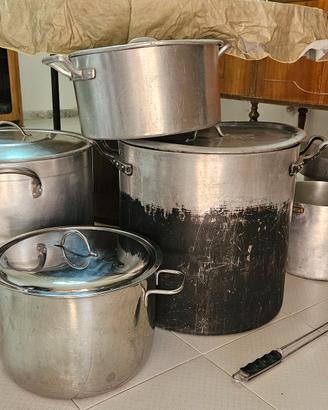 Stock Pentoloni Grandi da Cucina / Salsa / Conserv