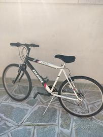 Mountain bike marca Rush modello 2600